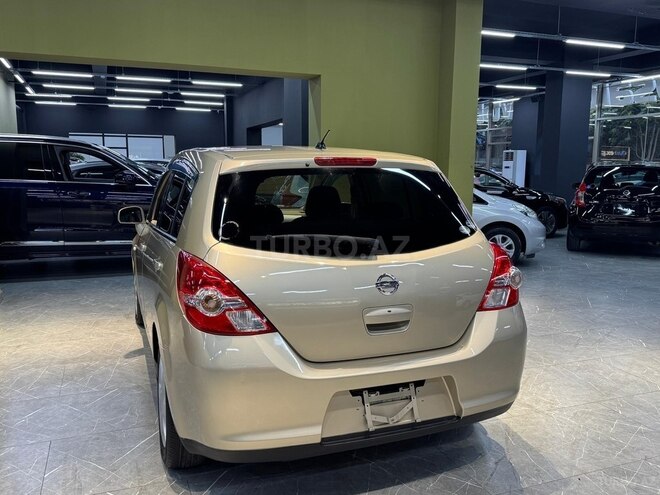 Nissan Tiida-6