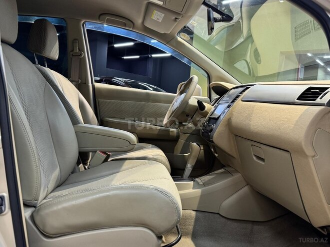 Nissan Tiida-10