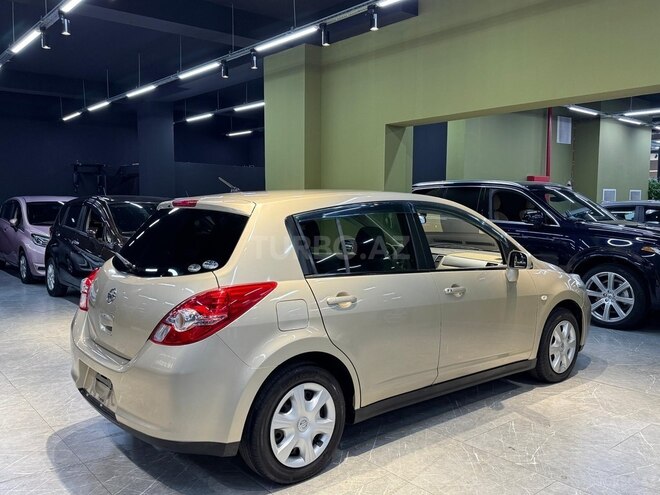 Nissan Tiida-9