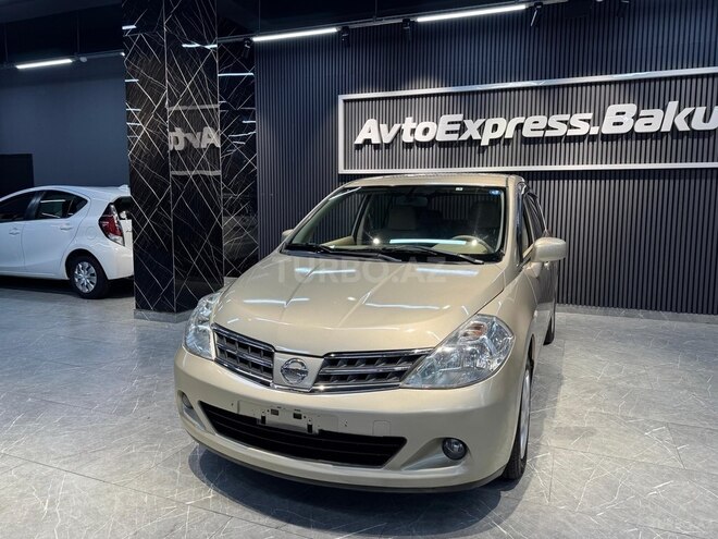 Nissan Tiida-4