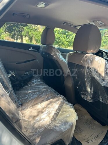 Hyundai Tucson-12