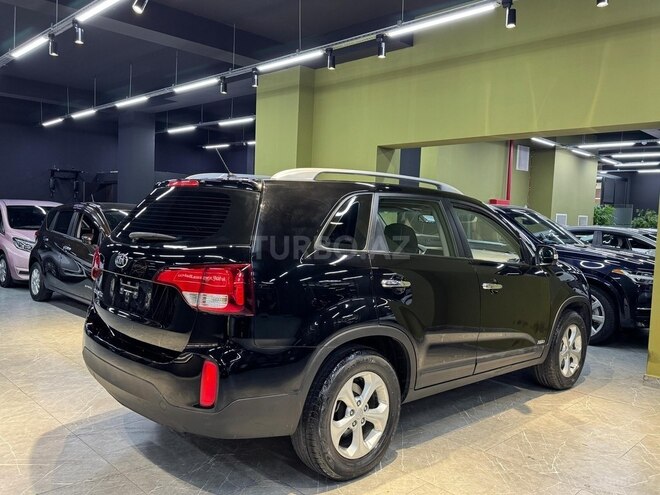Kia Sorento-8