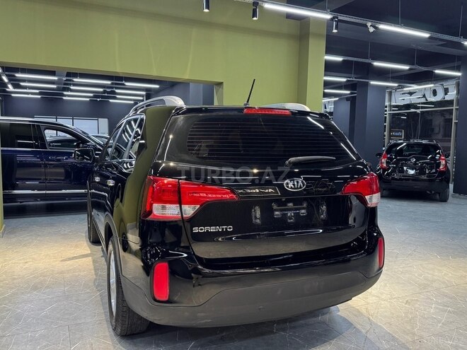 Kia Sorento-11