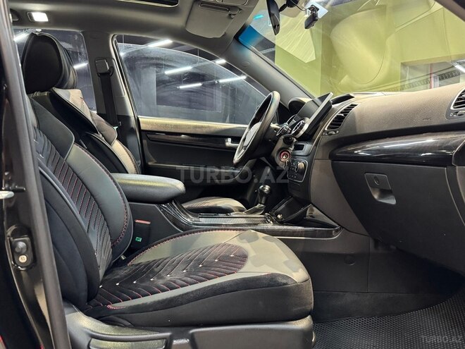 Kia Sorento-12