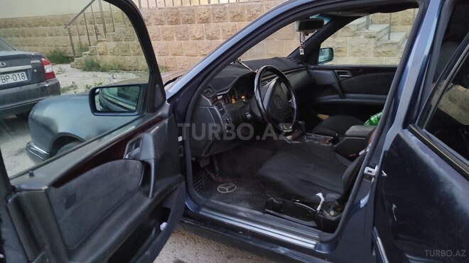Mercedes E 200 1996, 298,000 km - 2.0 л - Şirvan