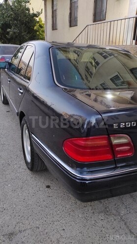 Mercedes E 200 1996, 298,000 km - 2.0 л - Şirvan