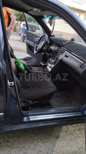 Mercedes E 200 1996, 298,000 km - 2.0 л - Şirvan