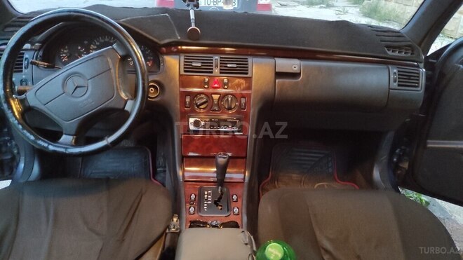 Mercedes E 200 1996, 298,000 km - 2.0 л - Şirvan