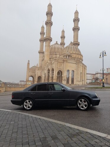 Mercedes E 270 2000, 411,500 km - 2.7 l - Gəncə