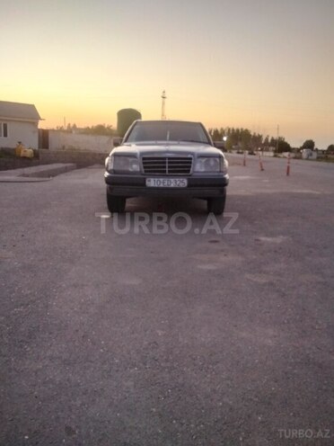 Mercedes 190 1985, 200,000 km - 2.0 l - Salyan