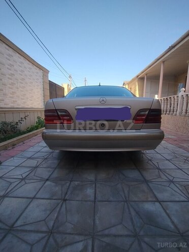 Mercedes E 240 1999, 375,000 km - 2.4 l - Bakı