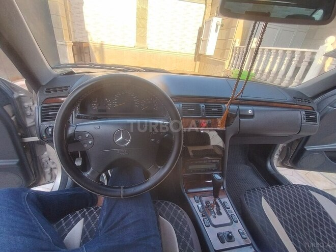 Mercedes E 240 1999, 375,000 km - 2.4 l - Bakı