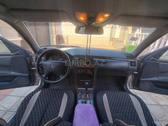 Mercedes E 240 1999, 375,000 km - 2.4 l - Bakı