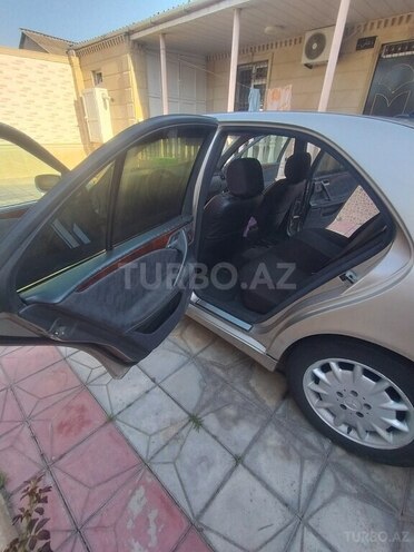 Mercedes E 240 1999, 375,000 km - 2.4 l - Bakı