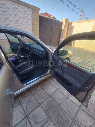 Mercedes E 240 1999, 375,000 km - 2.4 l - Bakı