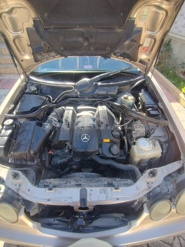 Mercedes E 240 1999, 375,000 km - 2.4 l - Bakı