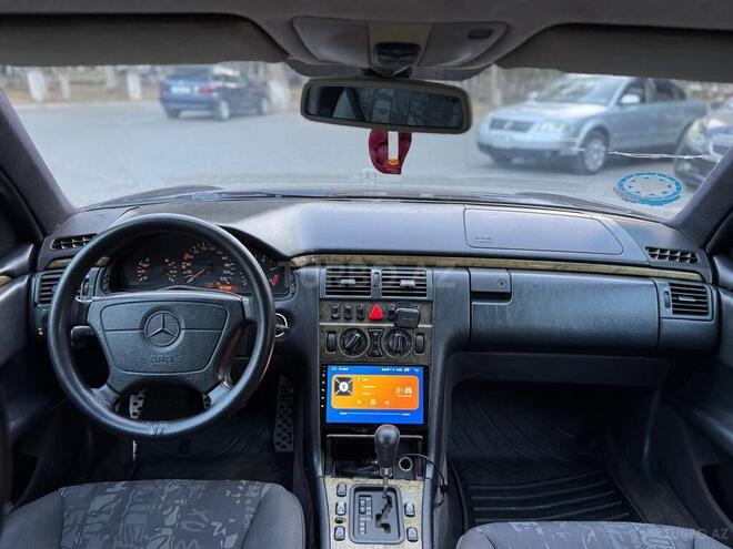 Mercedes E 290 1998, 329,000 km - 2.9 l - Sumqayıt