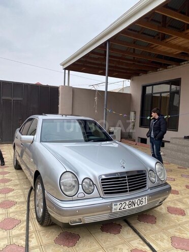 Mercedes E 240 1998, 270,000 km - 2.4 l - Gəncə