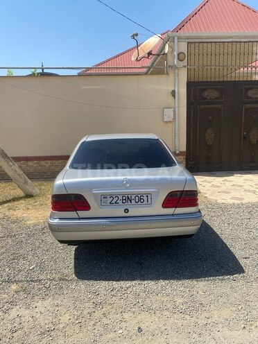 Mercedes E 240 1998, 270,000 km - 2.4 l - Gəncə