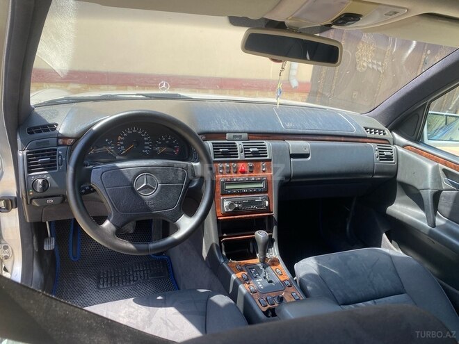 Mercedes E 240 1998, 270,000 km - 2.4 l - Gəncə