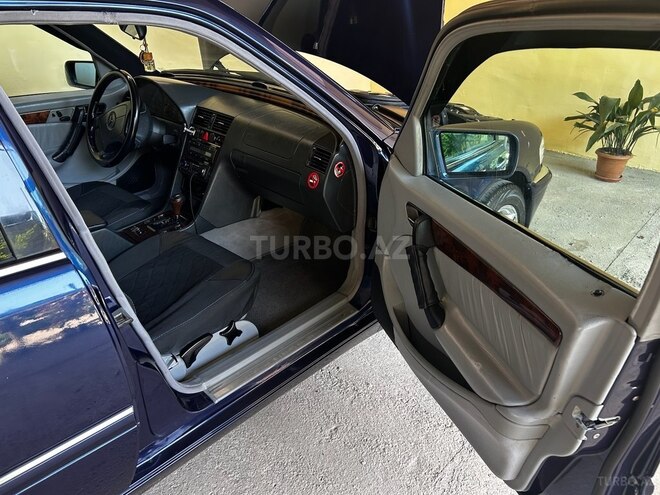 Mercedes C 240 1997, 340,000 km - 2.4 l - Tovuz