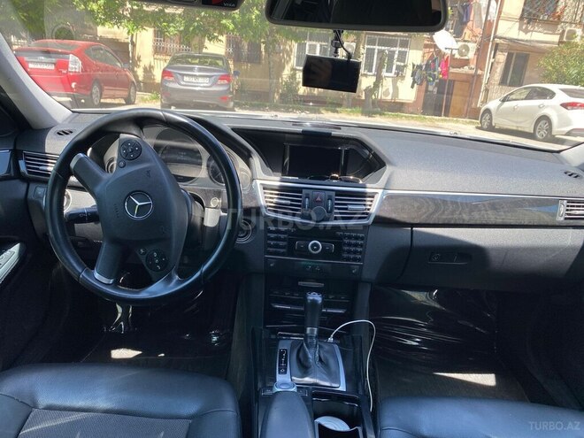 Mercedes E 200 d 2011, 282,000 km - 2.2 l - Bakı