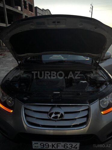 Hyundai Santa Fe-13