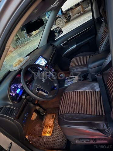 Hyundai Santa Fe-5