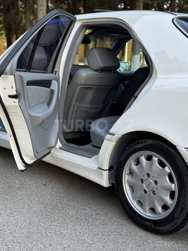 Mercedes C 230-10