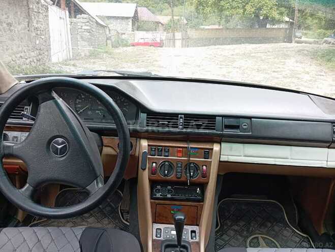 Mercedes E 300 d 1991, 500,000 km - 3.0 л - Qax