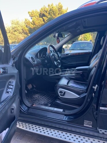 Mercedes GL 550-9