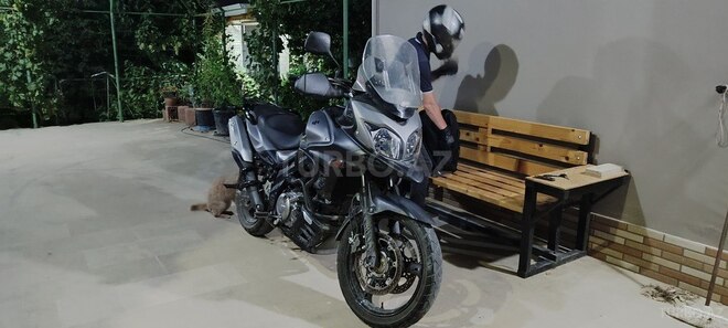 Suzuki V-Strom 650-9