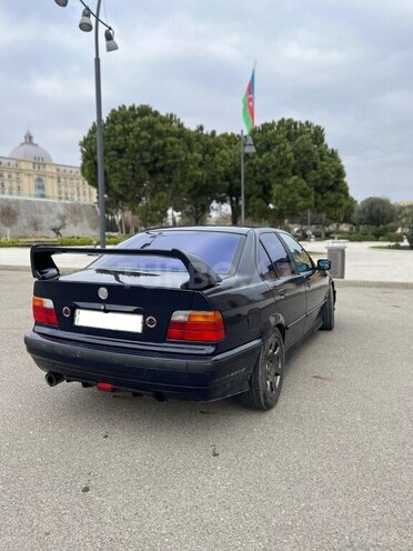 BMW 320 1993, 310,000 km - 2.0 l - Sumqayıt