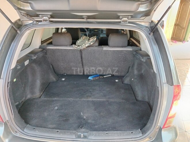 Toyota Corolla 2006, 318,893 km - 1.4 l - Yevlax