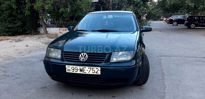 Volkswagen Jetta-1