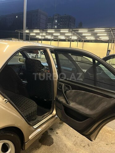 Mercedes E 200 2000, 414,406 km - 2.0 l - Gəncə