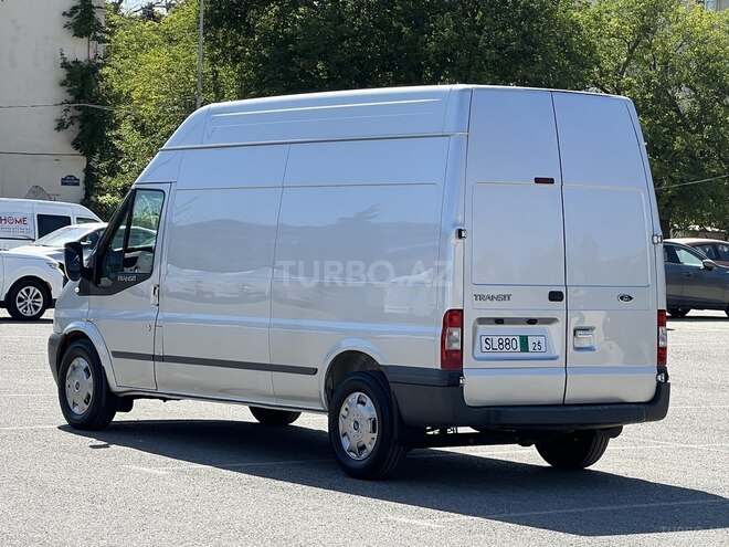 Ford Transit-5
