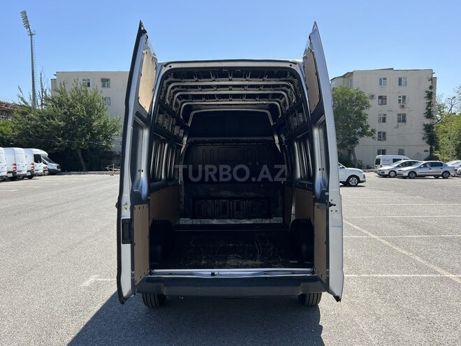 Ford Transit-6