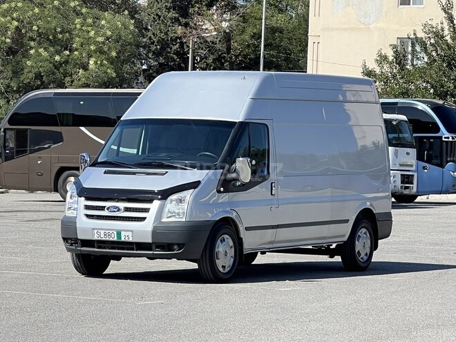Ford Transit-2