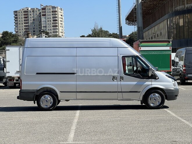 Ford Transit-3