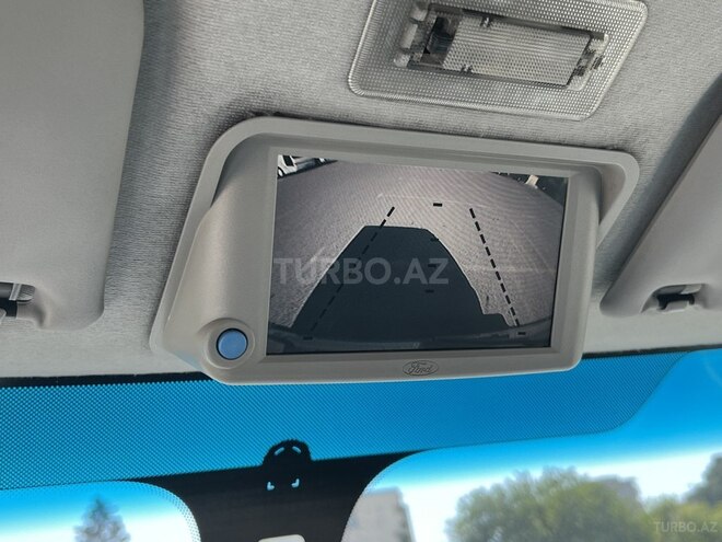 Ford Transit-13