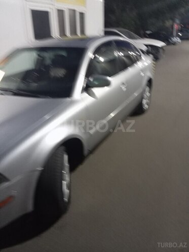 Volkswagen Passat 2002, 300,000 km - 1.8 l - Bakı