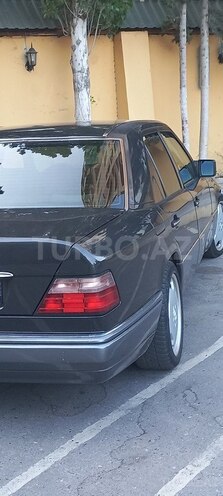 Mercedes E 220 1994, 503,000 km - 2.2 l - Bakı