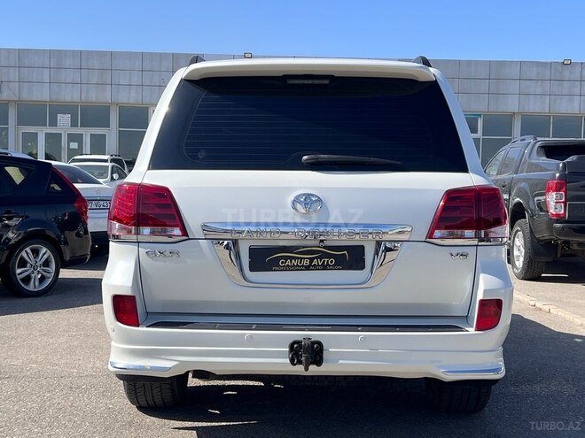 Toyota Land Cruiser-7