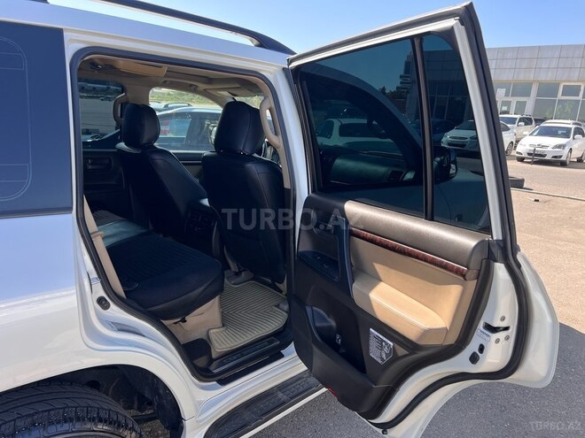 Toyota Land Cruiser-11
