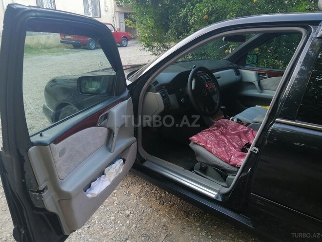 Mercedes E 220 d 1999, 628,000 km - 2.2 л - Ağcabədi