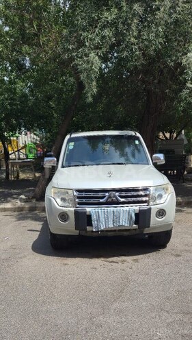 Mitsubishi Pajero-1