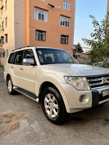 Mitsubishi Pajero-10