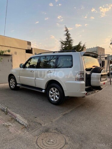 Mitsubishi Pajero-11