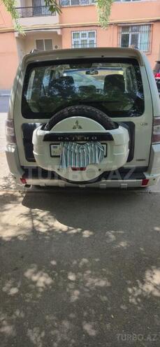 Mitsubishi Pajero-3